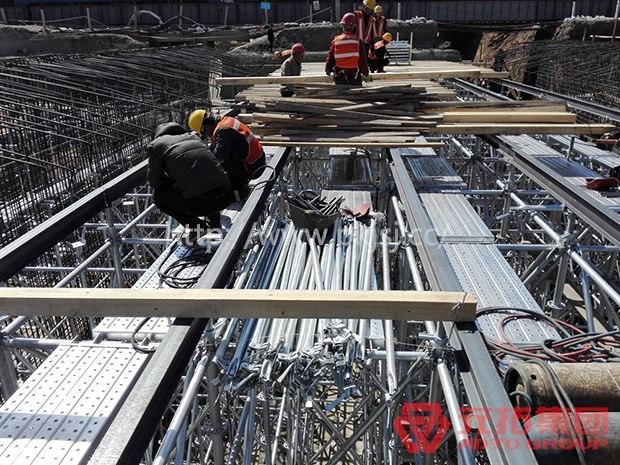 铺设主次龙骨02