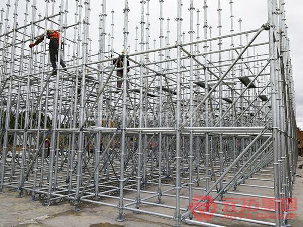 承插式脚手架工地现场连接