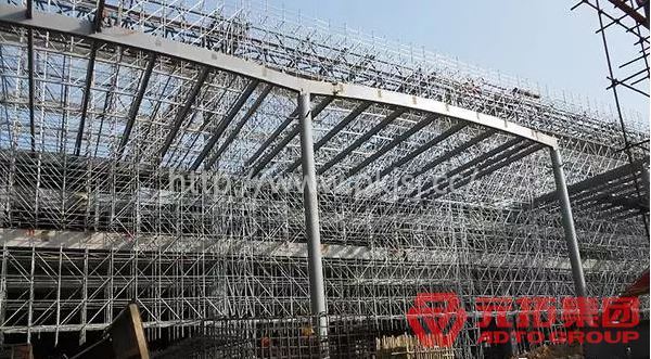 中铁建工集团兰州枢纽工程项目外架展示