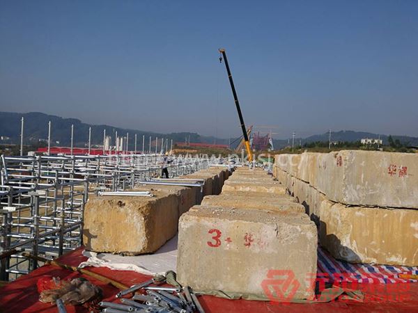  承插式钢管脚手架梁支模架预压现场01